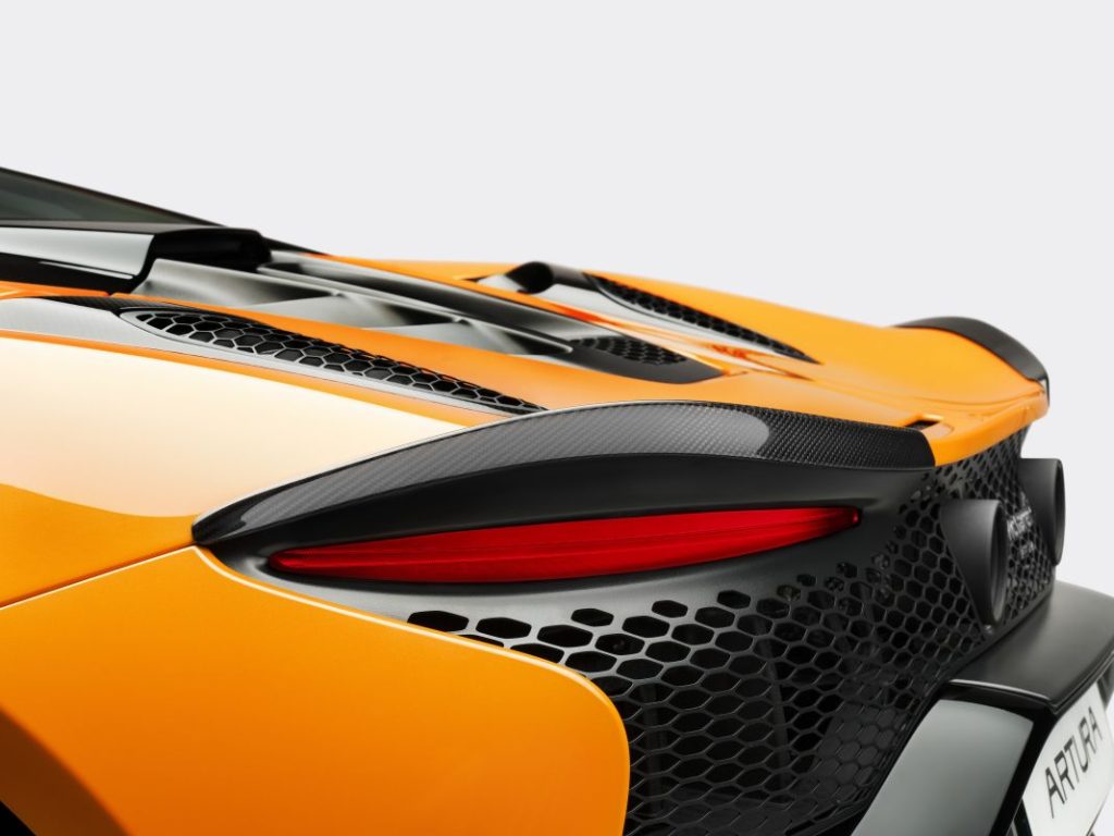 McLaren Artura Spider: El súper deportivo híbrido enchufable, ahora sin techo 32 Motor16 McLaren Artura Spider Rear Detail 4 Motor16