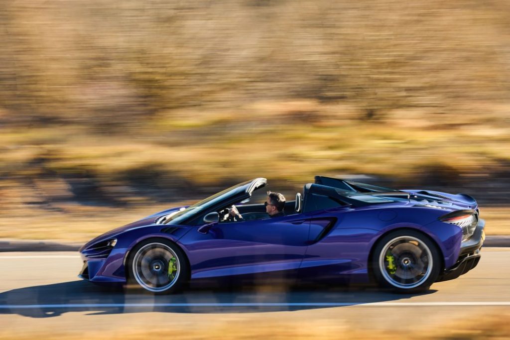 McLaren Artura Spider: El súper deportivo híbrido enchufable, ahora sin techo 18 Motor16 McLaren Artura Spider.12 Motor16