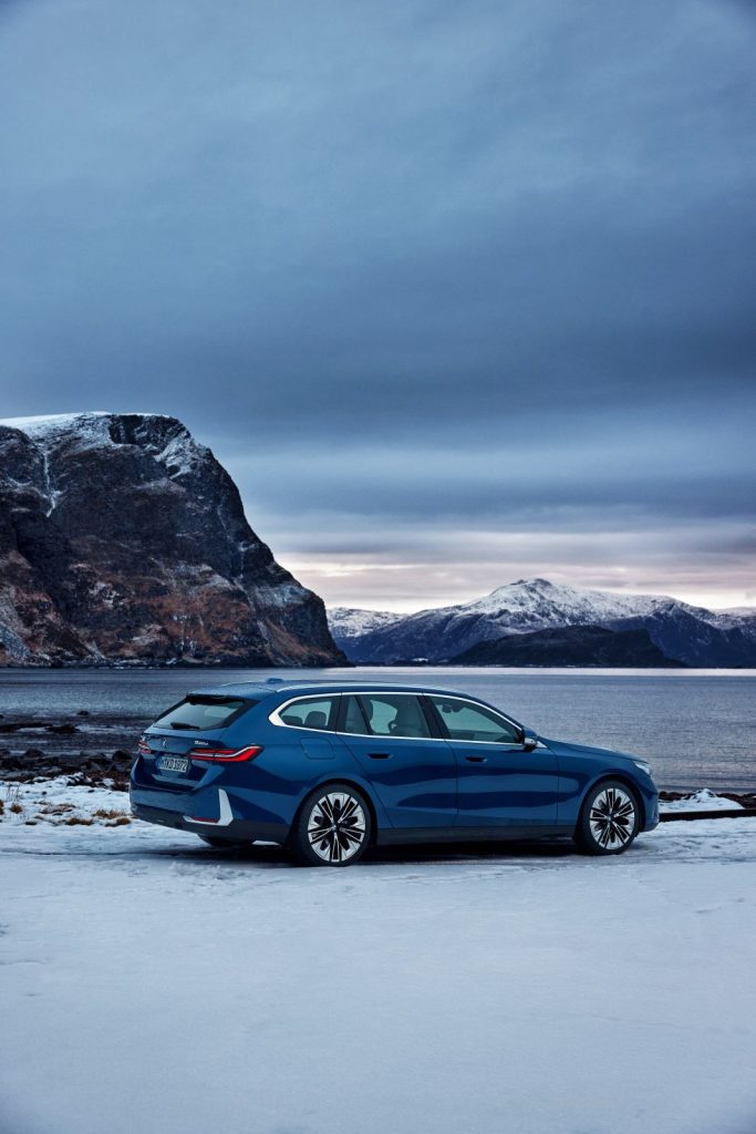 El nuevo BMW Serie 5 Touring llega con versiones eléctricas y una carrocería de más de cinco metros 21 Motor16 P90537381 highRes Motor16