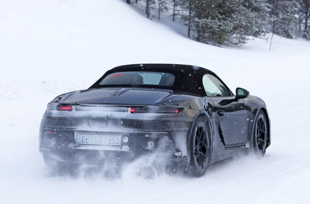 El Porsche 718 Boxster eléctrico se enfrenta de nuevo a las pruebas invernales 15 Motor16 Porsche 718 Boxster electrico 2024 1 10 Motor16