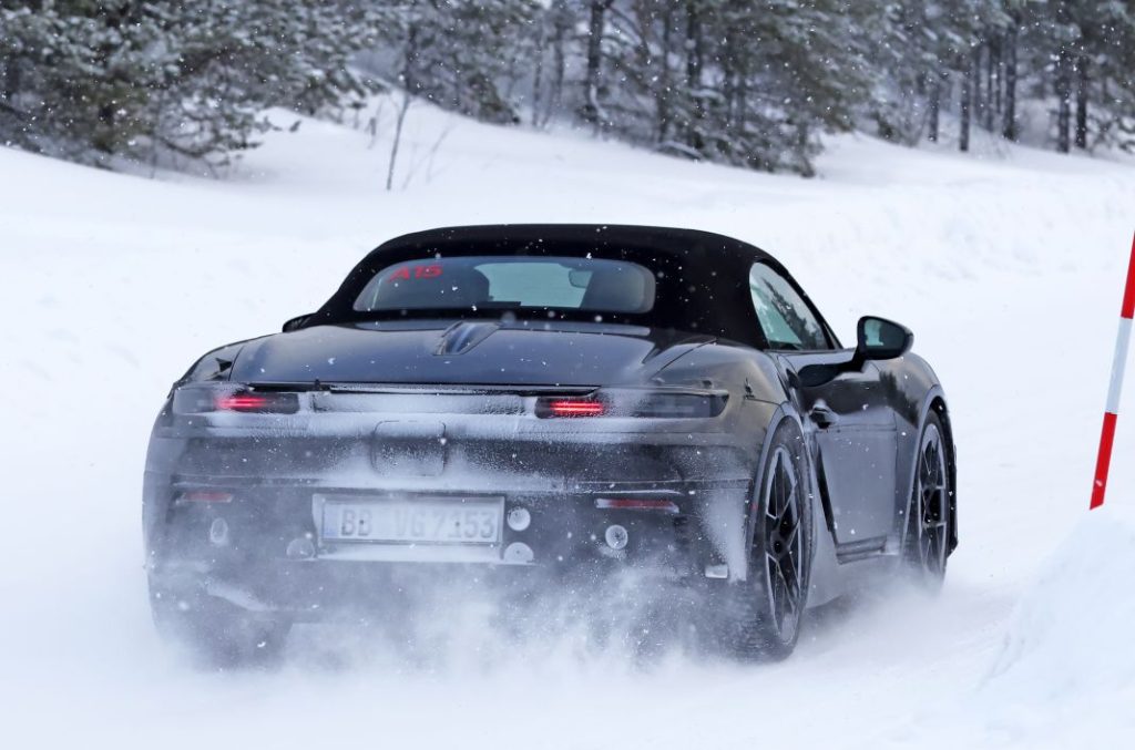 El Porsche 718 Boxster eléctrico se enfrenta de nuevo a las pruebas invernales 16 Motor16 Porsche 718 Boxster electrico 2024 1 11 Motor16