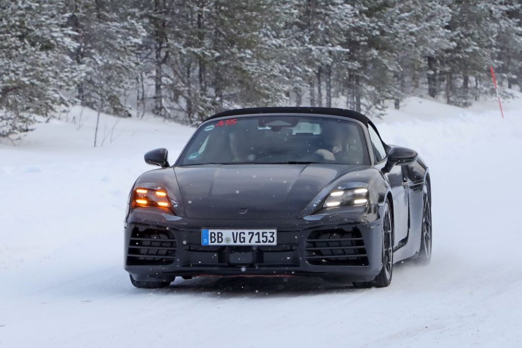 El Porsche 718 Boxster eléctrico se enfrenta de nuevo a las pruebas invernales 17 Motor16 Porsche 718 Boxster electrico 2024 1 12 Motor16