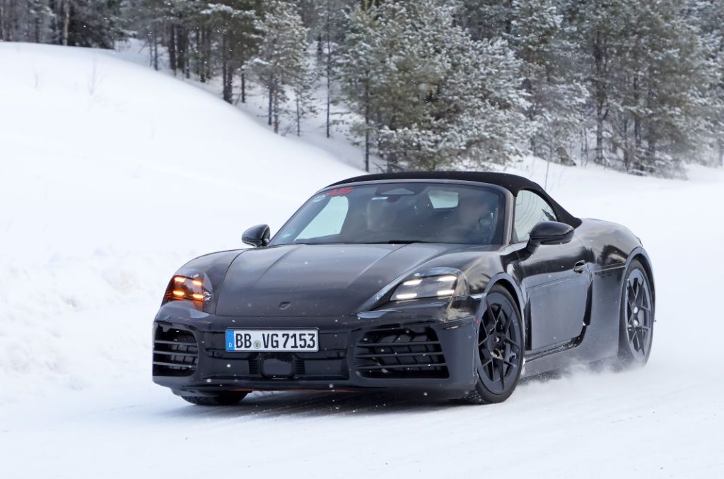 El Porsche 718 Boxster eléctrico se enfrenta de nuevo a las pruebas invernales 18 Motor16 Porsche 718 Boxster electrico 2024 1 13 Motor16