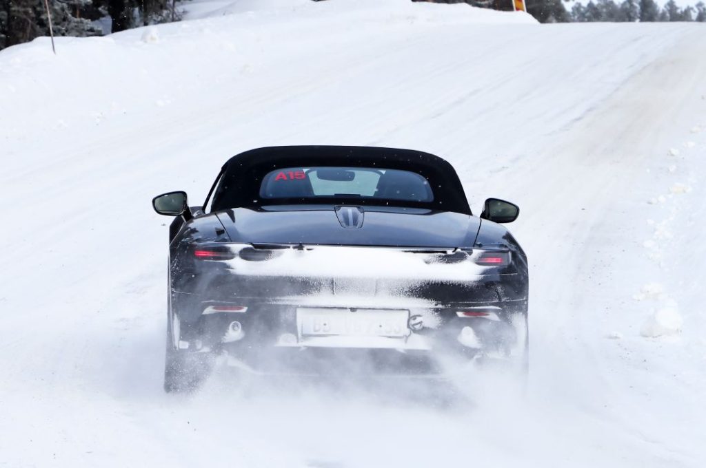 El Porsche 718 Boxster eléctrico se enfrenta de nuevo a las pruebas invernales 6 Motor16 Porsche 718 Boxster electrico 2024 1 24 Motor16