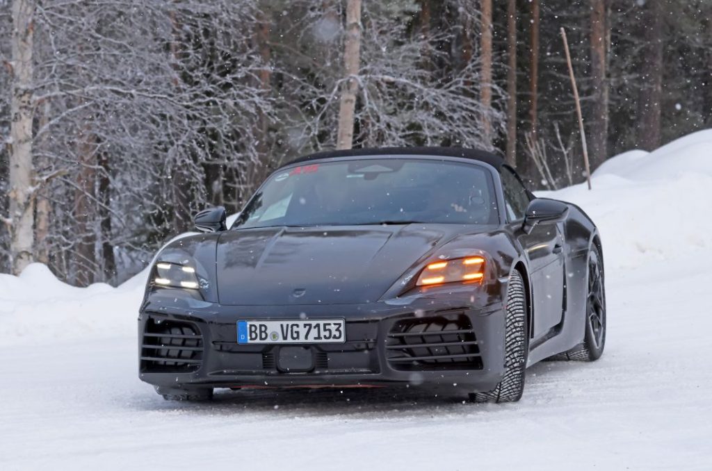 El Porsche 718 Boxster eléctrico se enfrenta de nuevo a las pruebas invernales 23 Motor16 Porsche 718 Boxster electrico 2024 1 4 Motor16