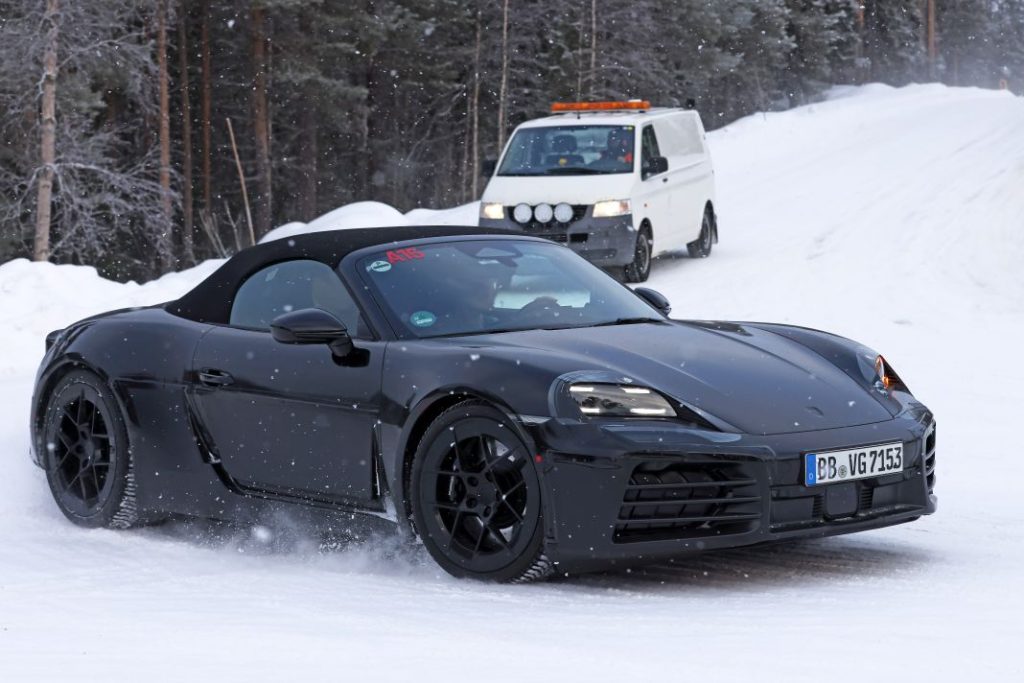 El Porsche 718 Boxster eléctrico se enfrenta de nuevo a las pruebas invernales 12 Motor16 Porsche 718 Boxster electrico 2024 1 7 Motor16