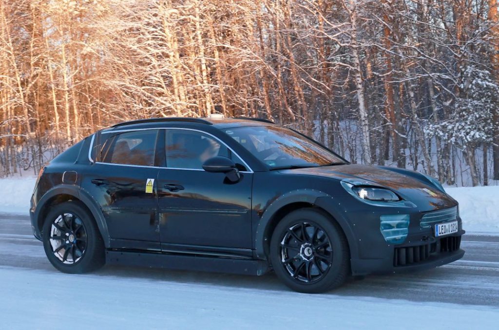 Fotos espía del Porsche Cayenne 2026. Hola al eléctrico 19 Motor16 Porsche Cayenne EV mule 18 Motor16