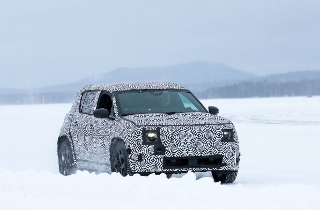 El Renault 4 E-Tech es sometido a las pruebas invernales 16 Motor16 Renault 4 E Tech 2024 12 Motor16