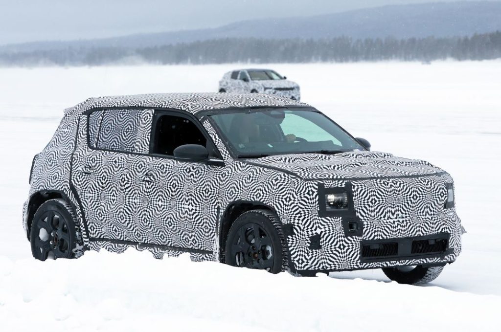 El Renault 4 E-Tech es sometido a las pruebas invernales 28 Motor16 Renault 4 E Tech 2024 24 Motor16