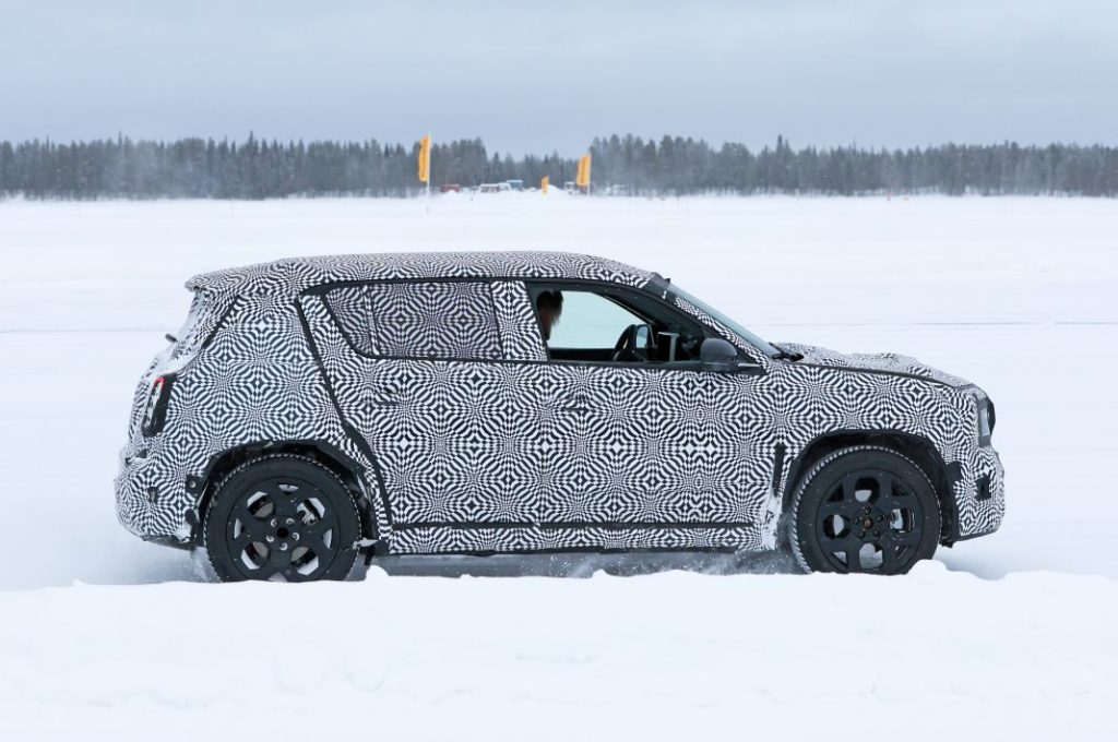 El Renault 4 E-Tech es sometido a las pruebas invernales 30 Motor16 Renault 4 E Tech 2024 26 Motor16