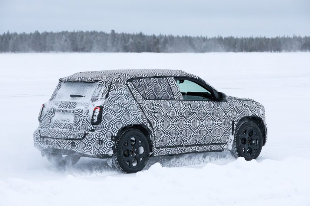 El Renault 4 E-Tech es sometido a las pruebas invernales 2 Motor16 Renault 4 E Tech 2024 27 Motor16