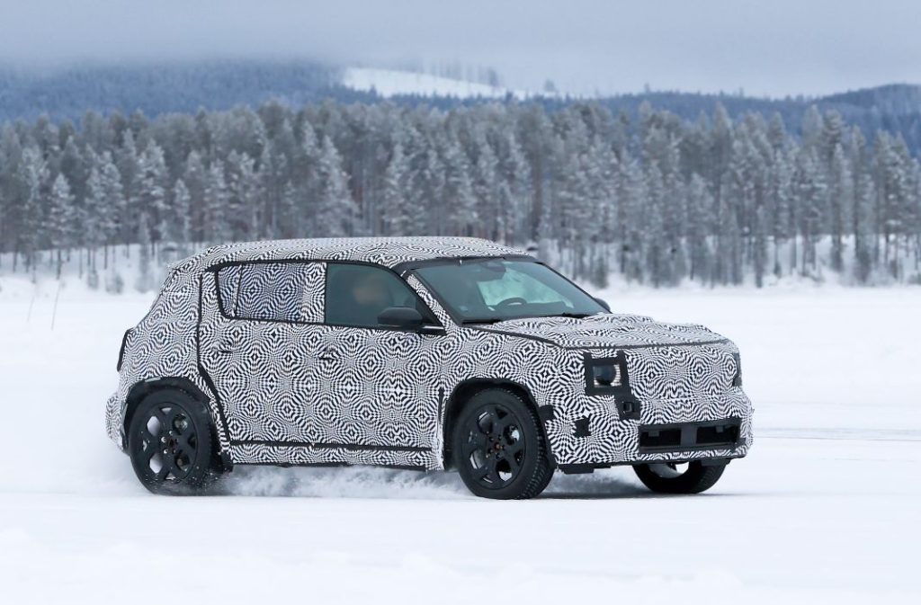 El Renault 4 E-Tech es sometido a las pruebas invernales 8 Motor16 Renault 4 E Tech 2024 4 Motor16