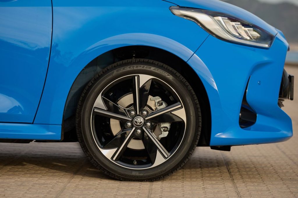 Primera prueba del Toyota Yaris Hybrid 130 CV 2024: Más potente y equipado pero igualmente híbrido 62 Motor16 Toyota Yaris 2024 detalles 3 Motor16