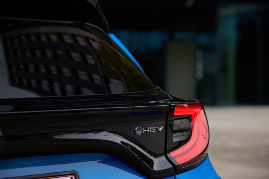 Primera prueba del Toyota Yaris Hybrid 130 CV 2024: Más potente y equipado pero igualmente híbrido 61 Motor16 Toyota Yaris 2024 detalles 4 Motor16