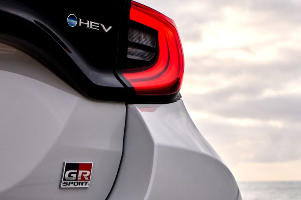 Primera prueba del Toyota Yaris Hybrid 130 CV 2024: Más potente y equipado pero igualmente híbrido 18 Motor16 Toyota Yaris 2024 detalles 9 Motor16