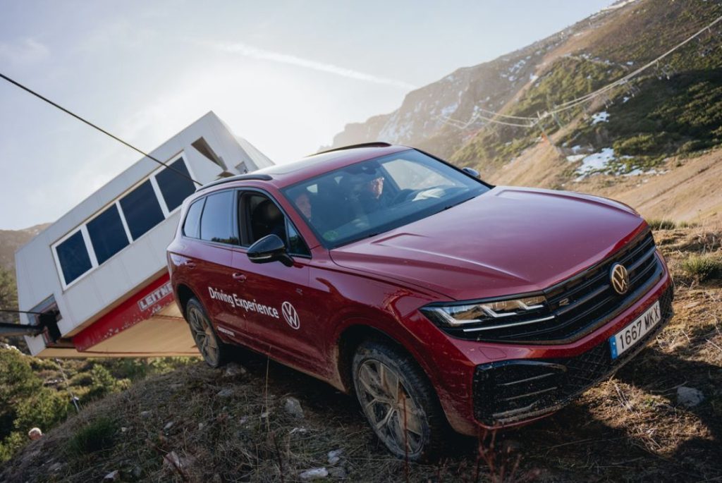 VOLKSWAGEN TOUAREG 4 Motor16