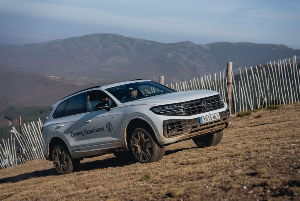 VOLKSWAGEN TOUAREG 6 Motor16