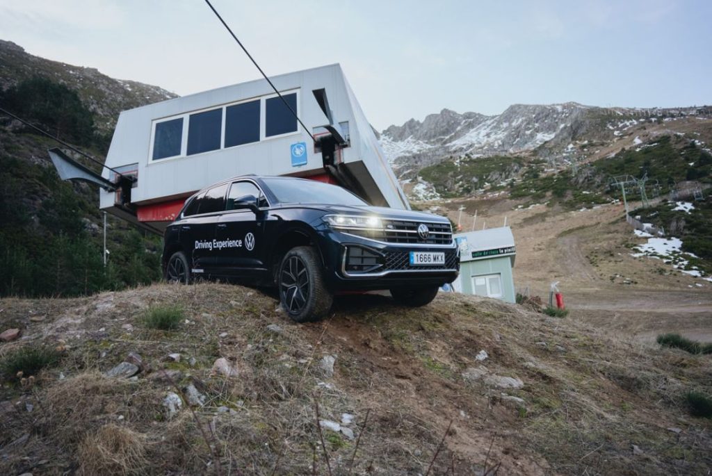 VOLKSWAGEN TOUAREG 9 Motor16