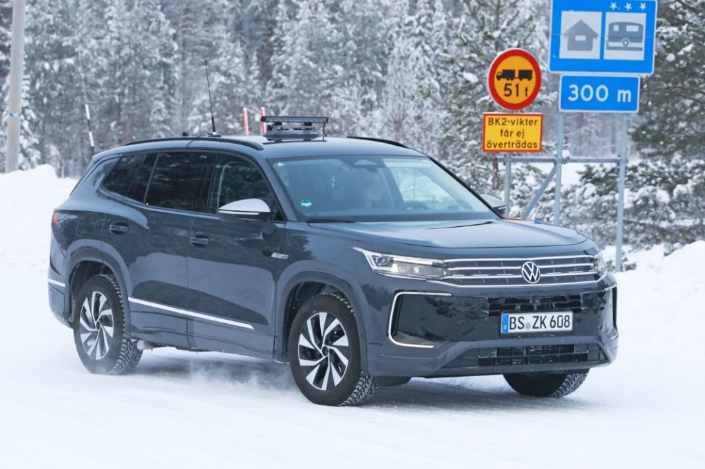 Volkswagen Tayron 2025: El sucesor del Tiguan Allspace, cazado en pruebas 5 Motor16 Volkswagen Tayron 3 Motor16