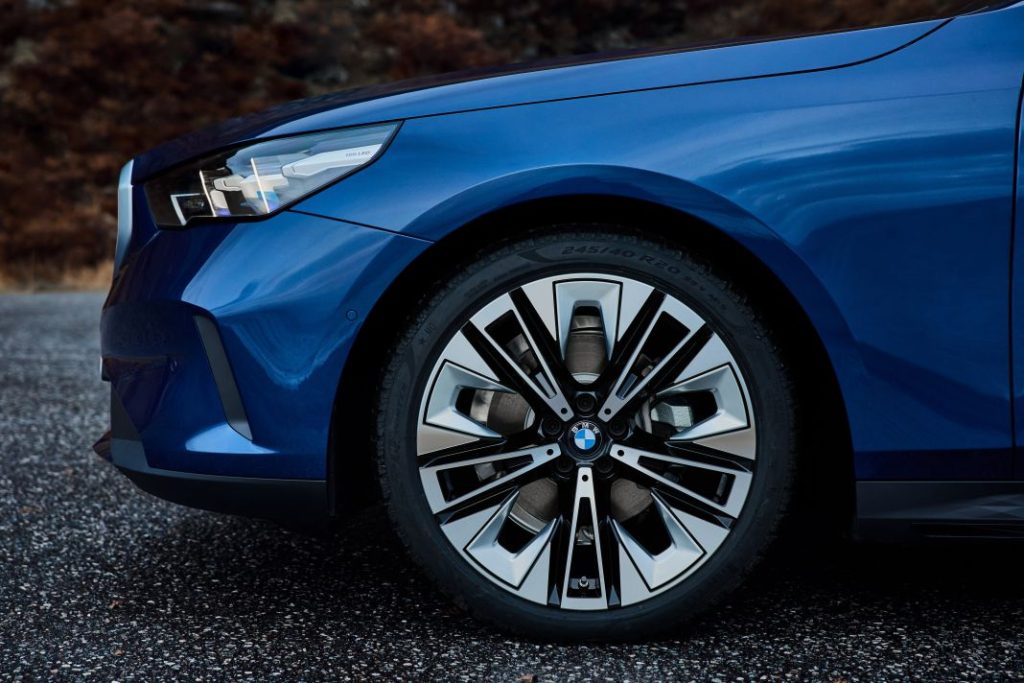 El nuevo BMW Serie 5 Touring llega con versiones eléctricas y una carrocería de más de cinco metros 29 Motor16 bmw serie 5 touring 520d xdrive 11 Motor16