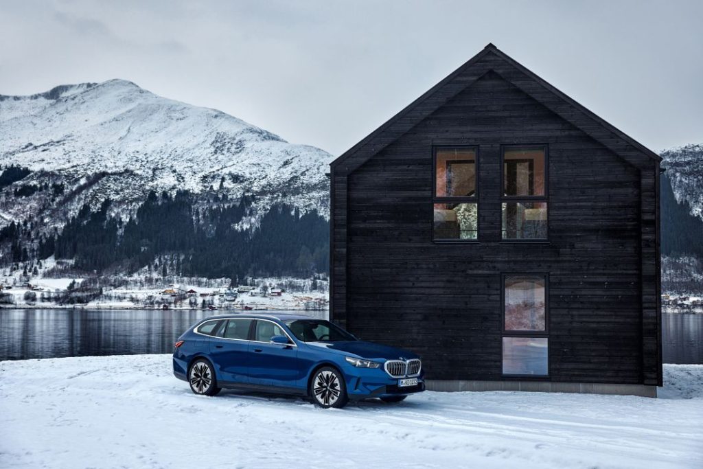 El nuevo BMW Serie 5 Touring llega con versiones eléctricas y una carrocería de más de cinco metros 22 Motor16 bmw serie 5 touring 520d xdrive 3 Motor16