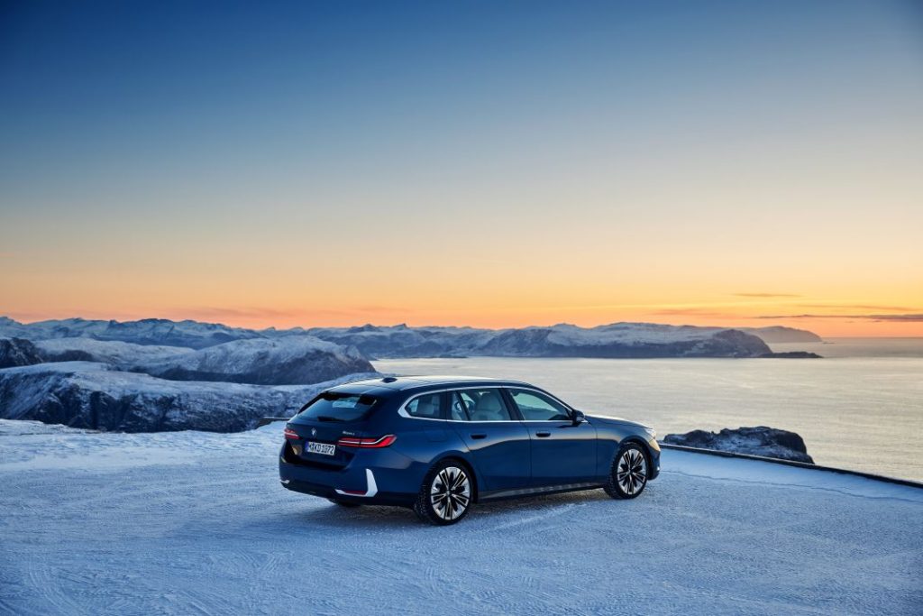El nuevo BMW Serie 5 Touring llega con versiones eléctricas y una carrocería de más de cinco metros 26 Motor16 bmw serie 5 touring 520d xdrive 8 Motor16