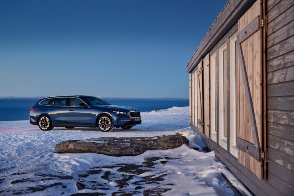 El nuevo BMW Serie 5 Touring llega con versiones eléctricas y una carrocería de más de cinco metros 27 Motor16 bmw serie 5 touring 520d xdrive 9 Motor16