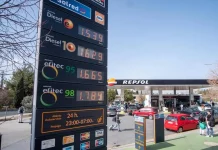 Los gasolineros ya te van avisando del precio que alcanzará la gasolina: Todo gracias a Hacienda