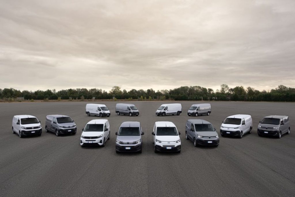 Opel Vivaro GS: La furgoneta que soñaba ser un deportivo 4 Motor16 heroimagestellantisproonenewvanlineup 65367d4d28b2e2 Motor16