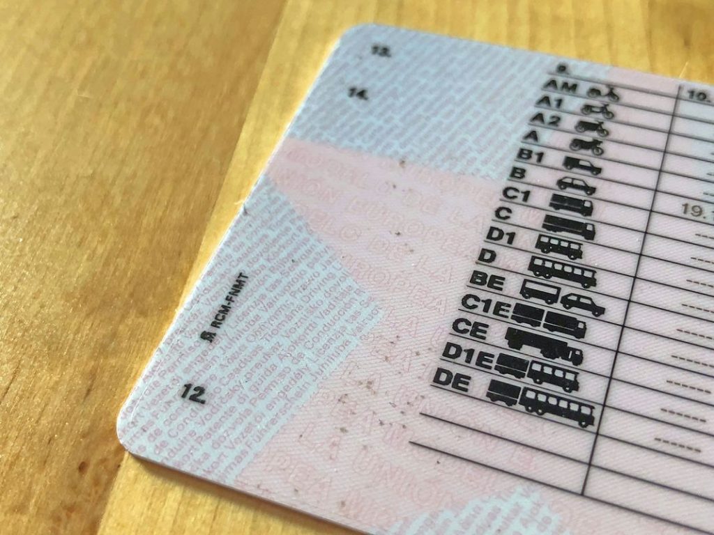 Los cambios que la DGT ha introducido en el carnet de conducir A y que te interesan conocer 103 Motor16 normas