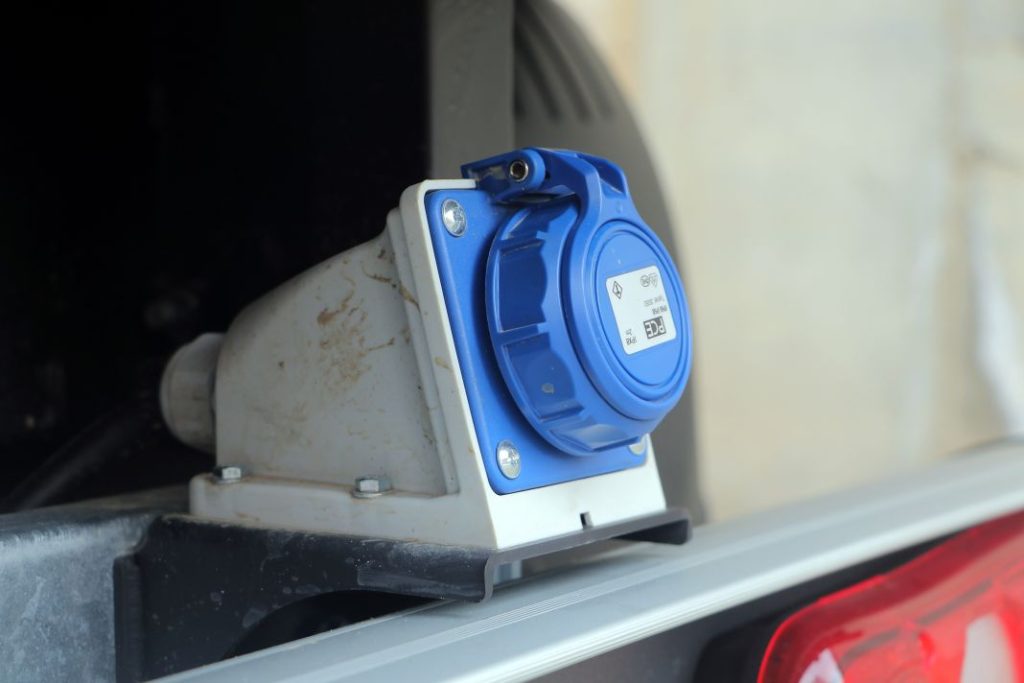 invicta evum acar camion 4x4 electrico 4 Motor16