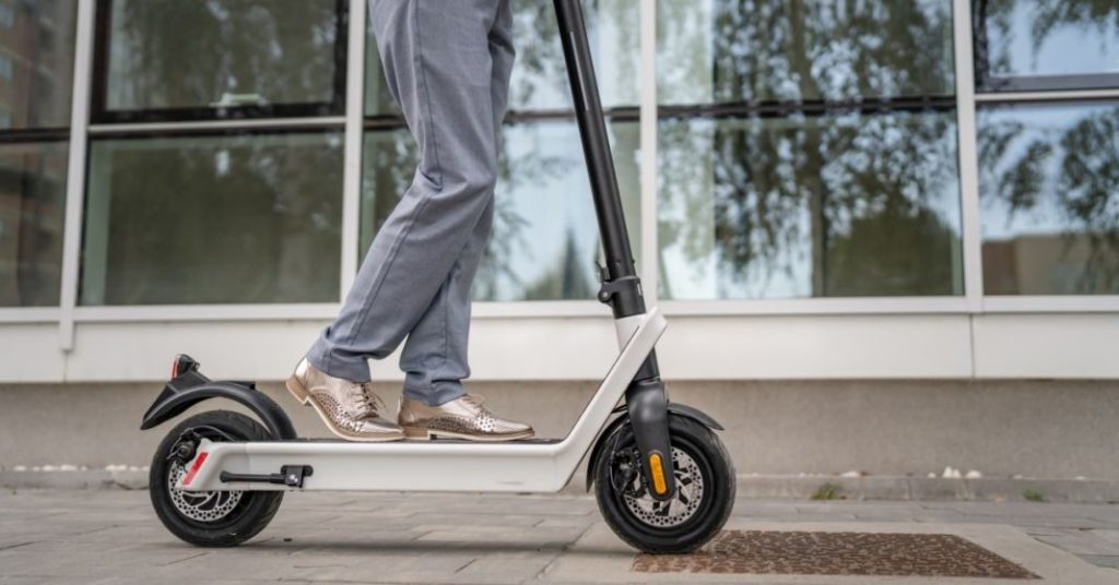El dispositivo que llega a manos de la DGT y que detecta si los patinetes eléctricos están trucados 168 Motor16 usuario
