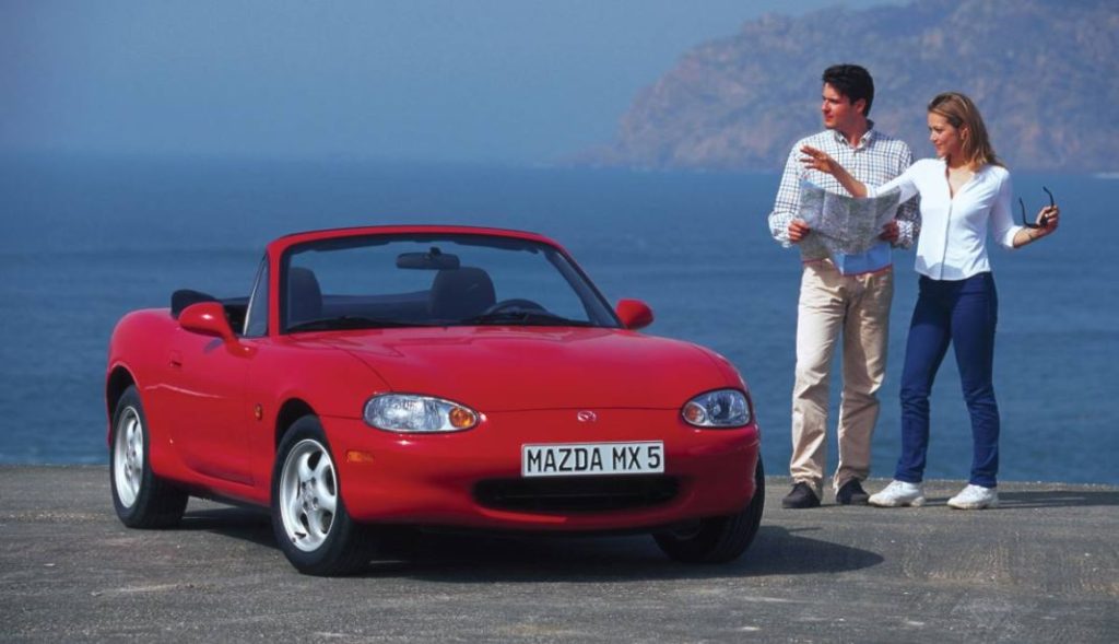 La historia del descapotable más vendido de todos los tiempos: así surgió y triunfó el Mazda MX-5 2 Motor16 mazda Motor16