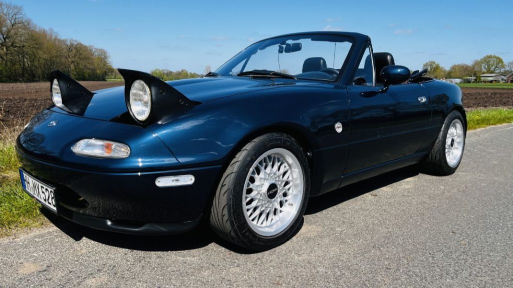 La historia del descapotable más vendido de todos los tiempos: así surgió y triunfó el Mazda MX-5 1 Motor16 mazda antiguo Motor16