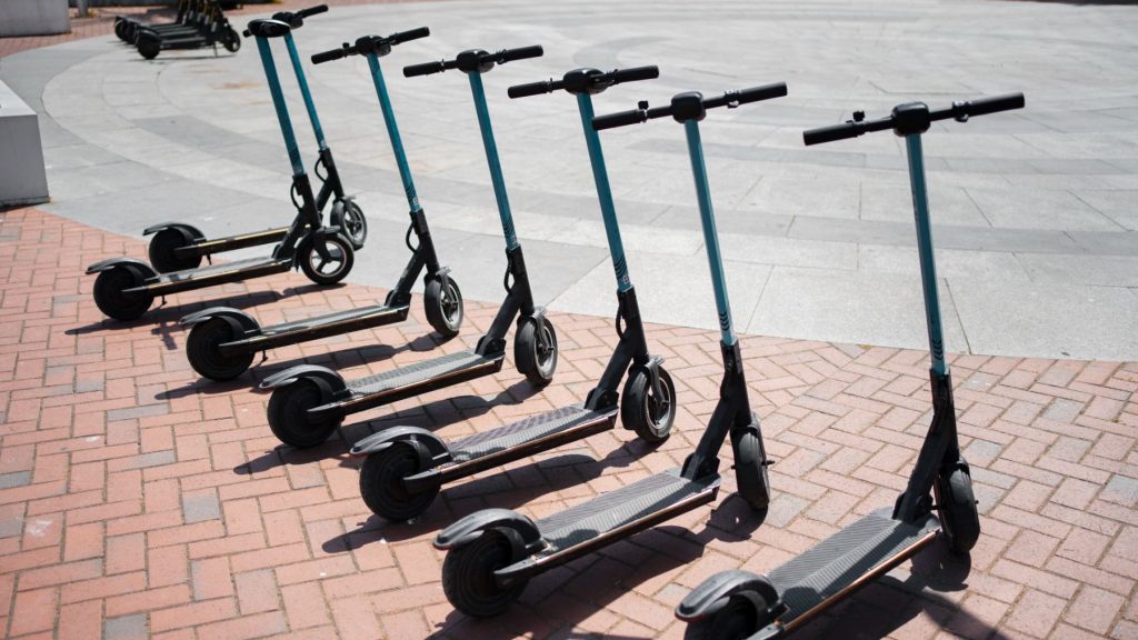 patinetes electricos dgt ciudad 1024x576 1 Motor16