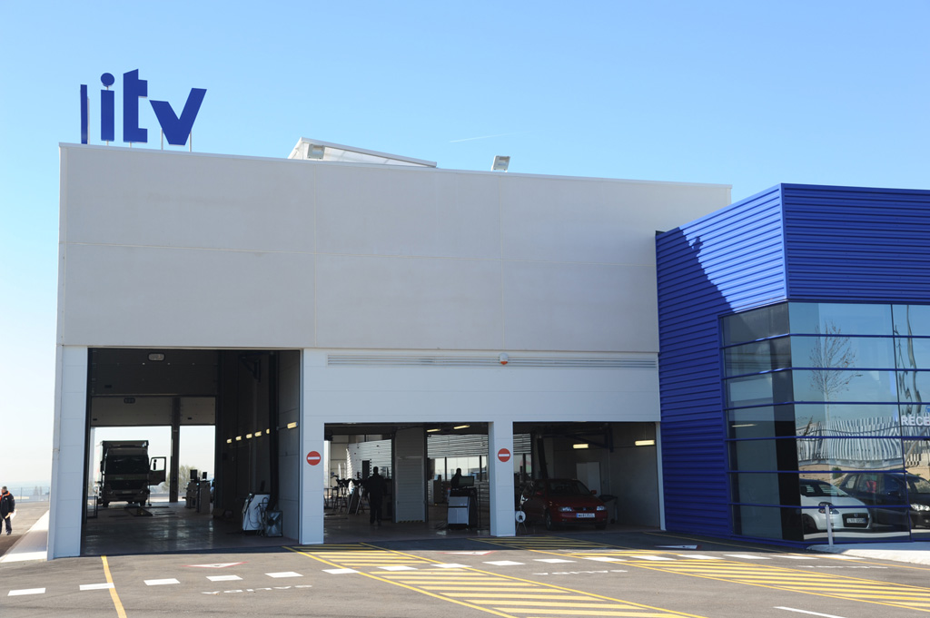 La DGT se pronuncia sobre circular con la ITV caducada, pero con cita previa adaptada 61 Motor16 DGT