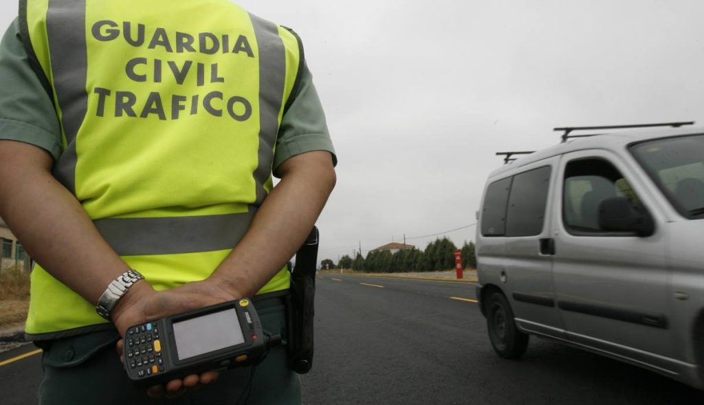 ¿Puedo denunciar a un conductor? O sólo lo puede hacer la Guardia Civil de Tráfico 73 Motor16 pruebas
