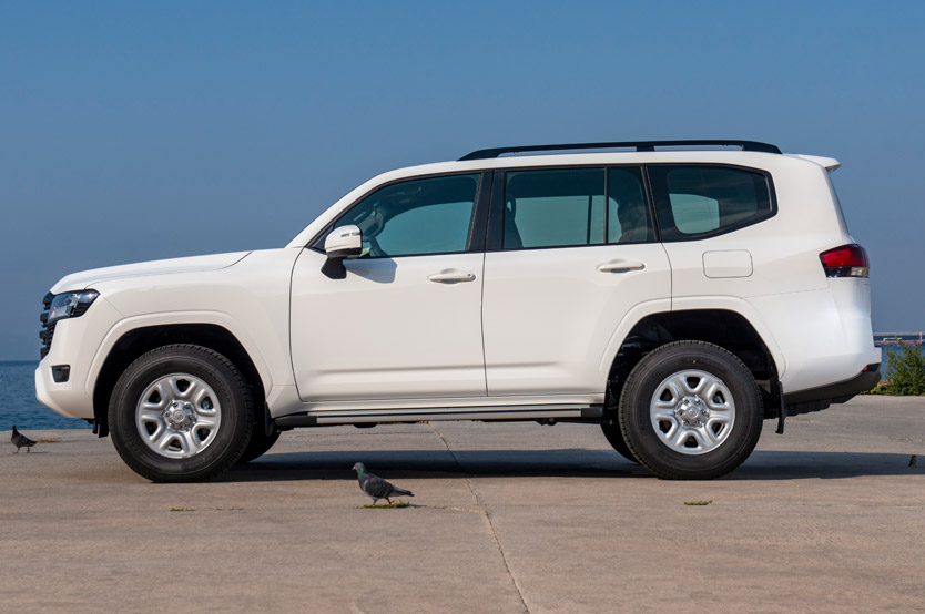 Así es el nuevo Toyota Land Cruiser en su versión más básica 12 Motor16 toyota land cruiser 300 gxr basico 3 Motor16