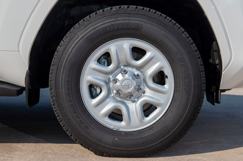 Así es el nuevo Toyota Land Cruiser en su versión más básica 7 Motor16 toyota land cruiser 300 gxr basico 45 Motor16
