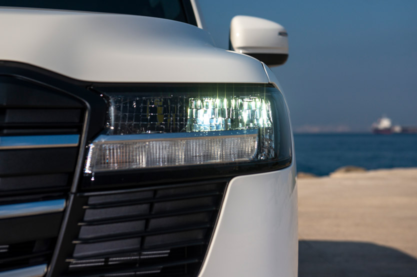 Así es el nuevo Toyota Land Cruiser en su versión más básica 53 Motor16 toyota land cruiser 300 gxr basico 50 Motor16