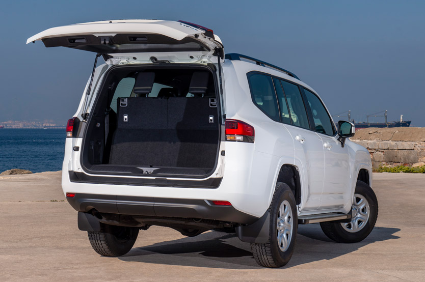 Así es el nuevo Toyota Land Cruiser en su versión más básica 14 Motor16 toyota land cruiser 300 gxr basico 8 Motor16