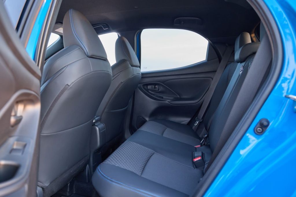 Primera prueba del Toyota Yaris Hybrid 130 CV 2024: Más potente y equipado pero igualmente híbrido 3 Motor16 toyota yaris 2024 interior 13 Motor16