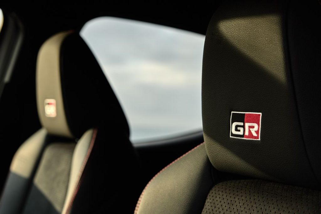 Primera prueba del Toyota Yaris Hybrid 130 CV 2024: Más potente y equipado pero igualmente híbrido 102 Motor16 toyota yaris 2024 interior 5 Motor16