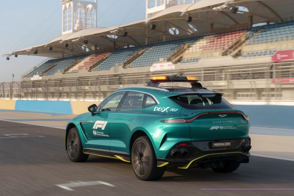 El Aston Martin Vantage reemplaza al DBX707 como safety car en la Fórmula 1 1 Motor16 012 AstonMartinDBX707 OfficialMedicalCarofFormula1 Motor16