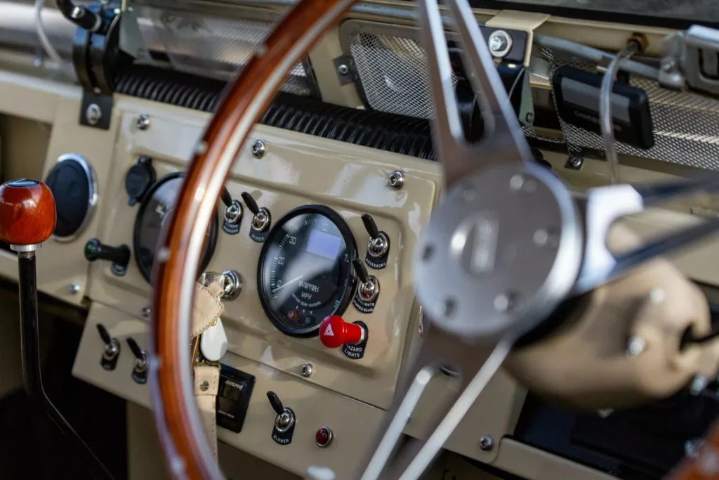 1971 Land Rover Series II Everrati 2 Motor16