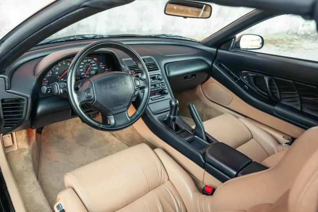 1996 Honda NSX-T Cars&Bids. Imagen interior.
