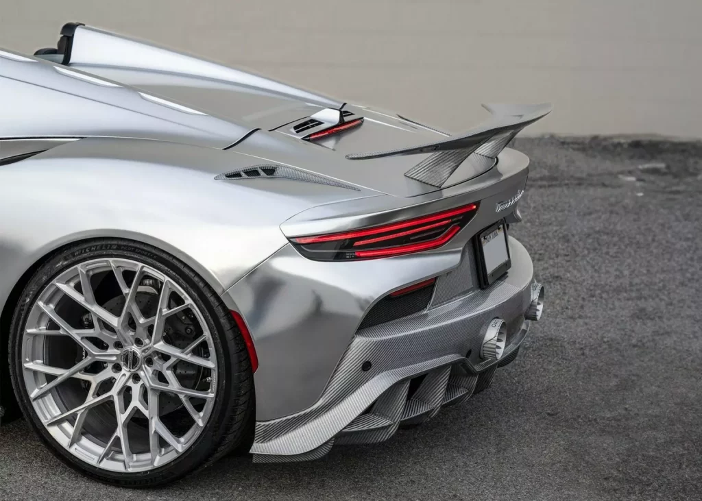 2024 7Design Maserati MC20 Cielo Aria Silver Surfer. Imagen detalle.