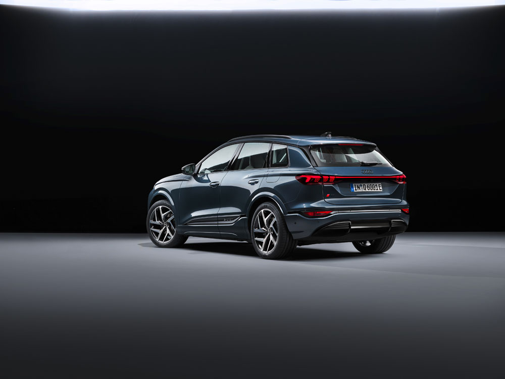 Audi Q6 e-tron: Más caro que un Q4 e-tron y más barato que un Macan 2 Motor16 Audi Q6 e-tron. Imagen estudio.