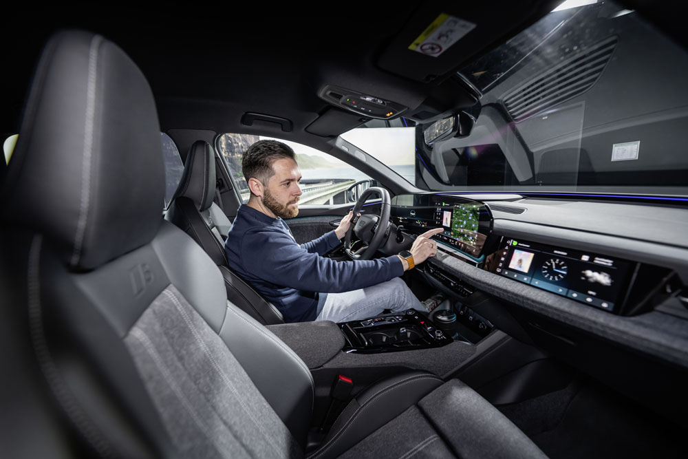 Audi Q6 e-tron: El primero de una prometedora gama de vehículos eléctricos 132 Motor16 2024 Audi Q6 e tron 105 Motor16