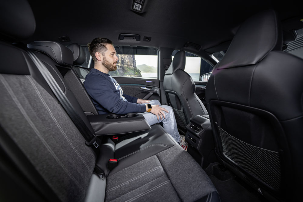Audi Q6 e-tron: El primero de una prometedora gama de vehículos eléctricos 133 Motor16 2024 Audi Q6 e tron 106 Motor16